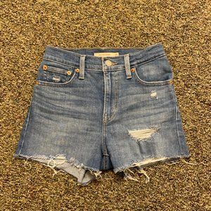 High Rise Levi's Shorts size 25